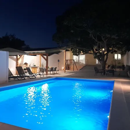 Iva Nyaraló Rastevic